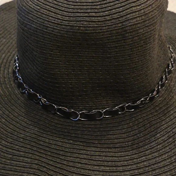 Chic Black Wide Brim Hat with Chain Accent - Picture 5 of 7